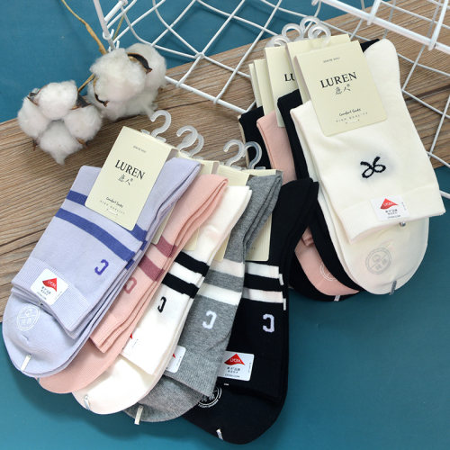 鹿人女士纯棉中筒袜子