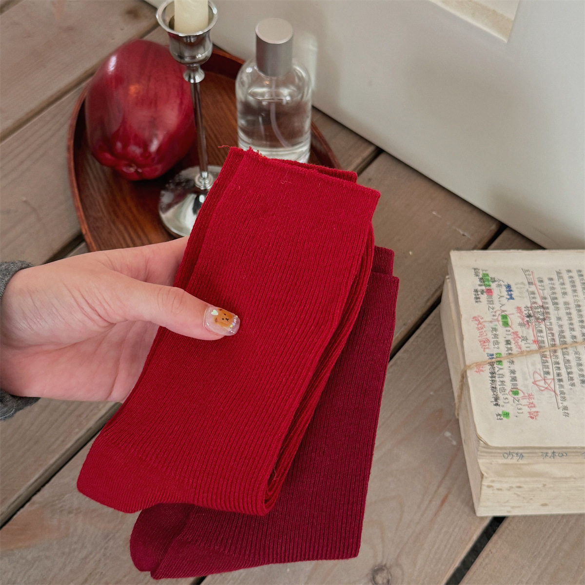 IOULOR安可拉红袜子女马年红袜中筒袜秋冬美式ins潮新年袜双针袜,女士内衣/男士内衣/家居服,连裤袜/打底袜,淘宝优惠券,粉丝福利购,淘宝优惠卷