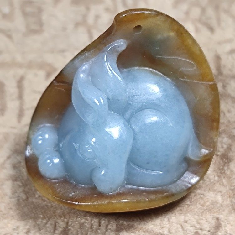 吉祥兔长寿蛇封侯拜相猴吊坠玉坠挂件手工巧雕大师神绚生肖翡翠