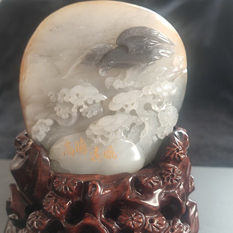 扬州山子雕大鹏展翅老鹰天然青花黑白和田玉籽料大师手工巧雕摆件