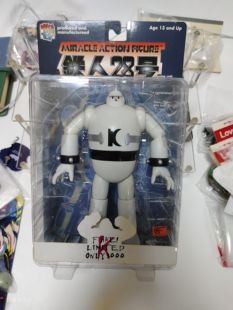 日版 现货 MEDICOM TOY 铁人28号 大号挂卡 白色限定3千体 手办