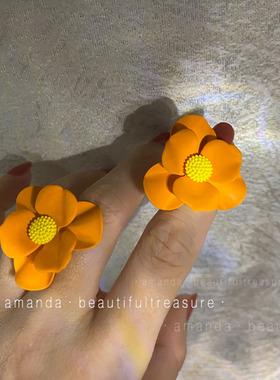 美丽宝藏~橙色花朵显白小众耳环女 高级感网红橘色大耳钉气质新款