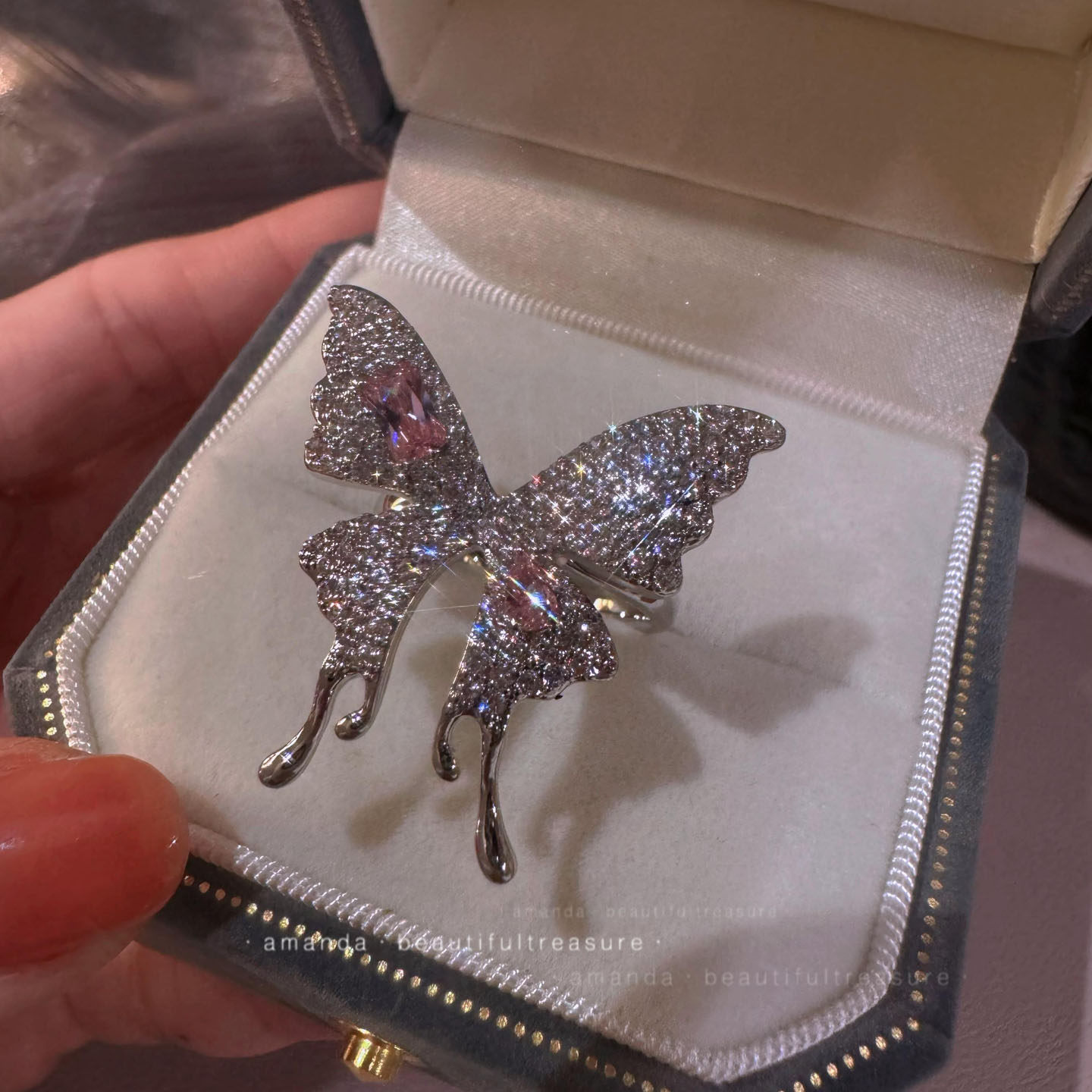 蝴蝶戒指女满钻小众设计感高级轻奢食指戒时尚个性开口可调节指环