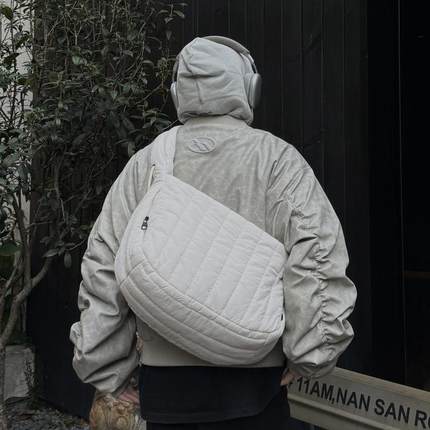 YUE设计款复古单肩斜挎云朵包男女休闲ins百搭通勤腋下饺子手提包