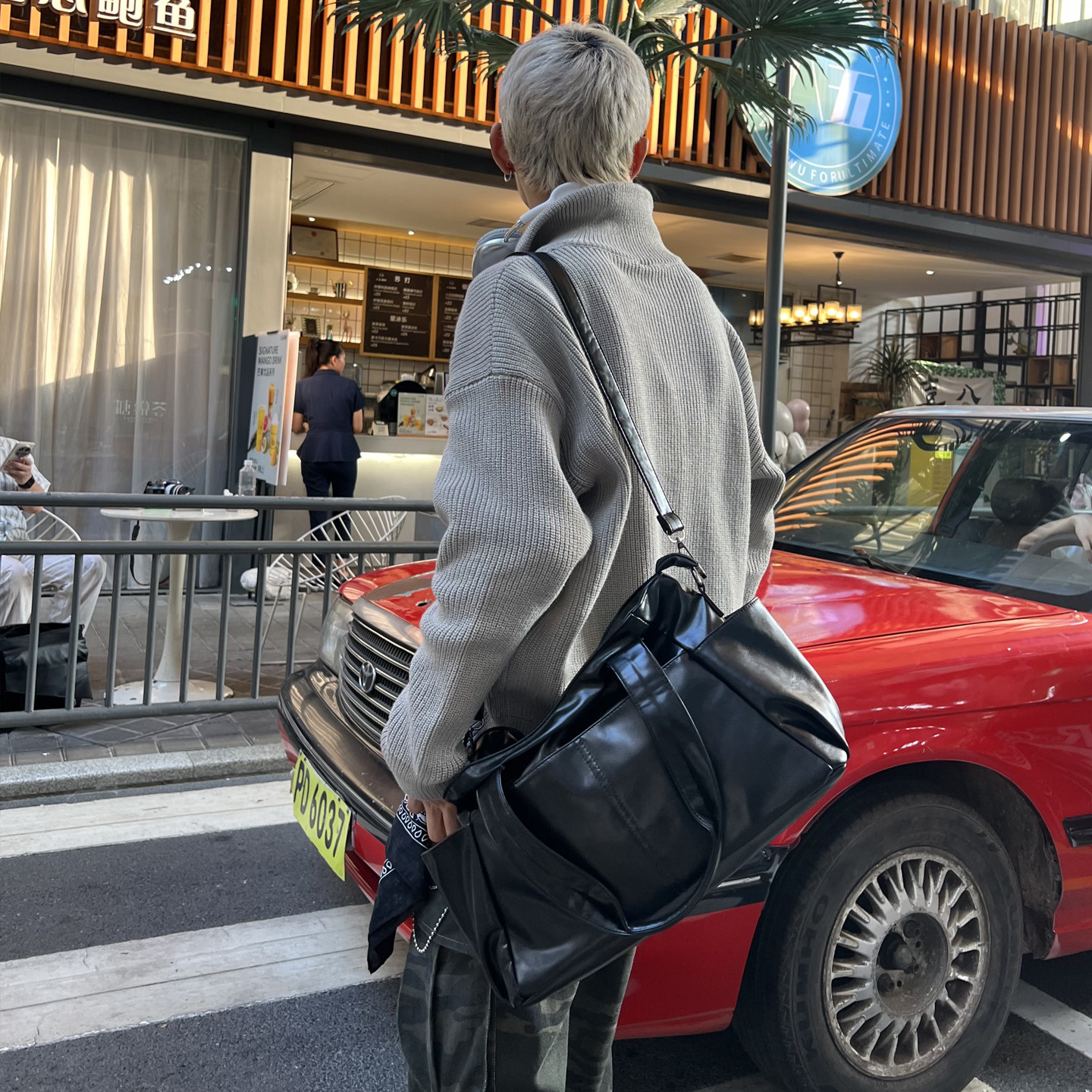 YUEN小众时髦时髦原宿手提包大容量皮质单肩包百搭斜跨通勤包男女