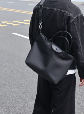 左千户包高级感斜挎饺子包黑色男女同款手提托特包百搭通勤休闲包