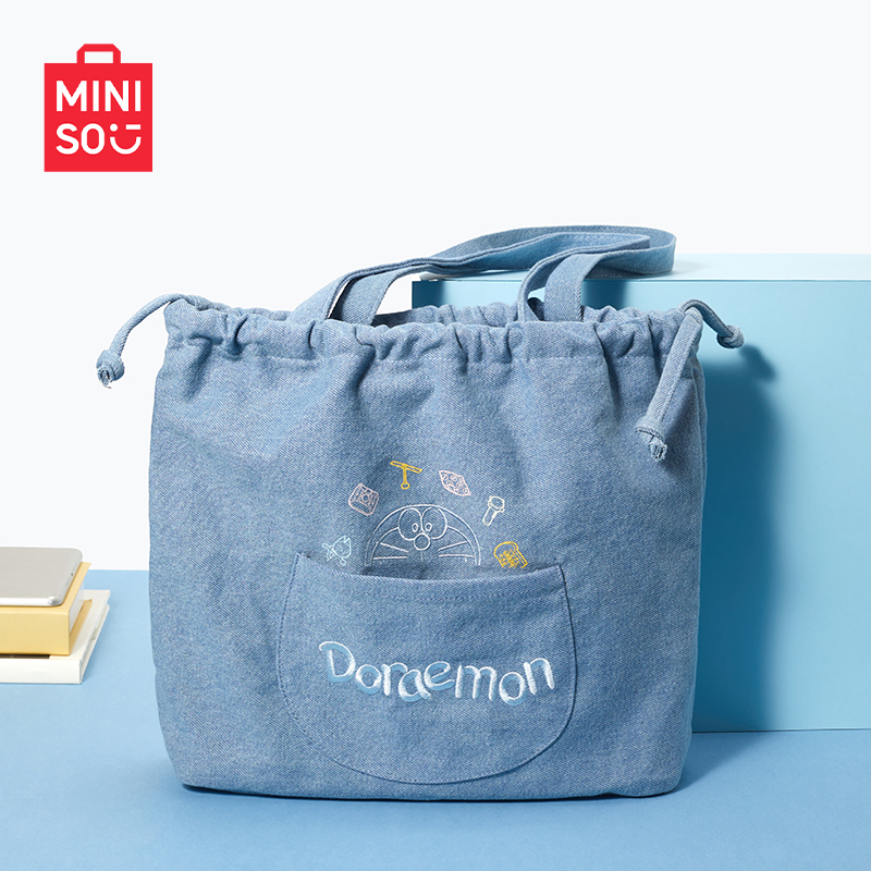 MINISO名创优品哆啦A梦系列抽绳单肩包保龄球包时尚女包