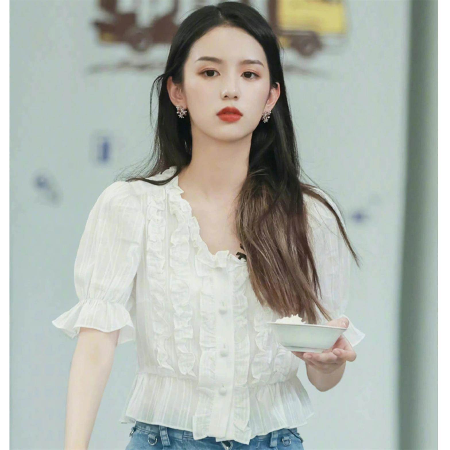 周也同款泡泡袖荷叶边雪纺衫女2024夏季时尚洋气小衫短袖百搭上衣