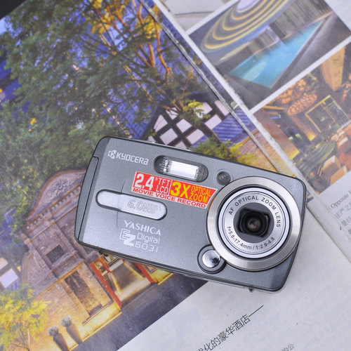KYOCERA/YASHICA 京瓷雅西卡联名款复古CCD数码相机