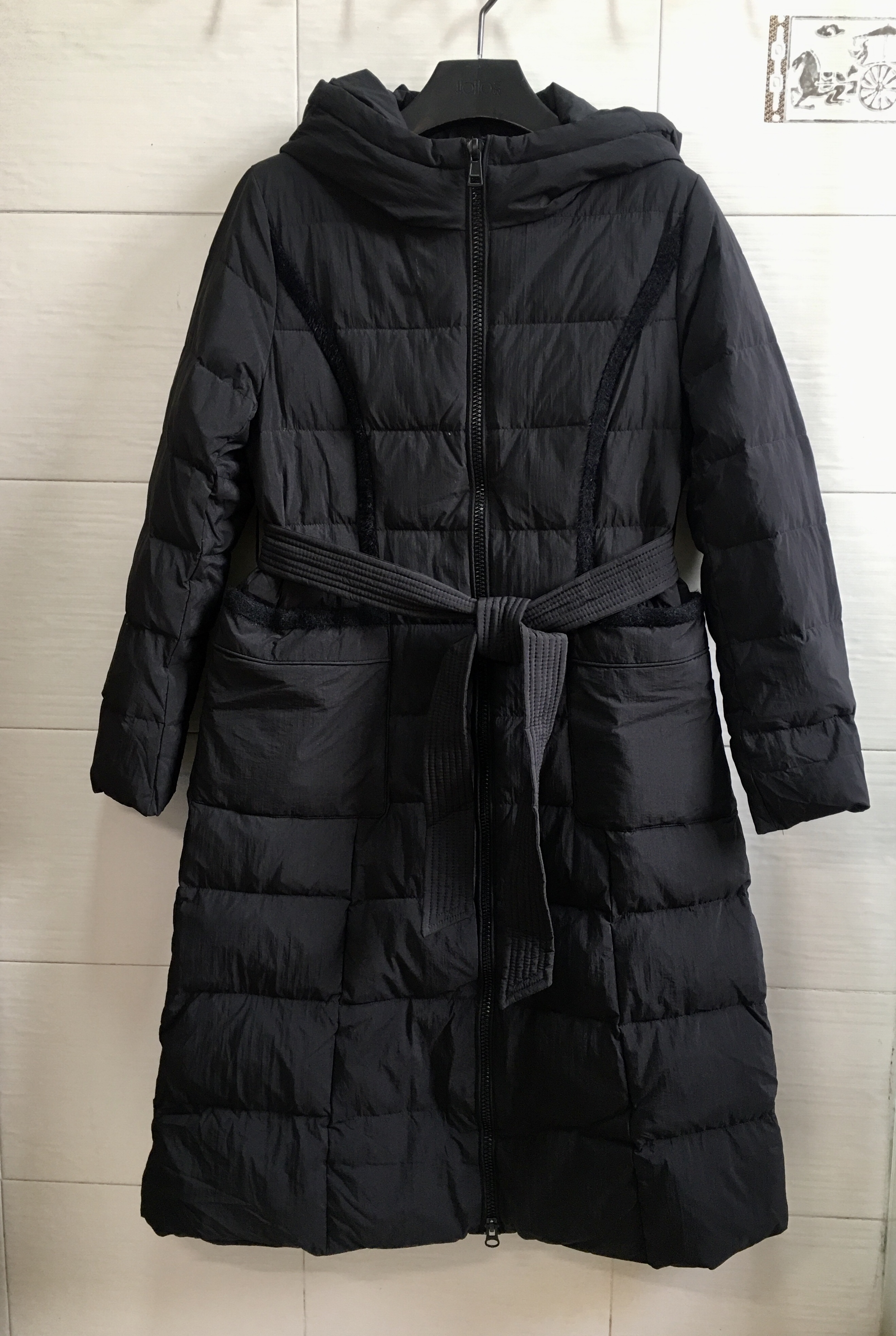 亨奴女装特价羽绒服 显瘦保暖不显臃肿款