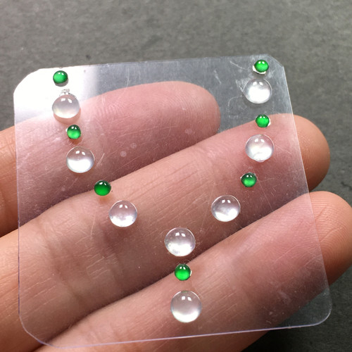 3.8mm天然A货高冰翡翠蛋面
