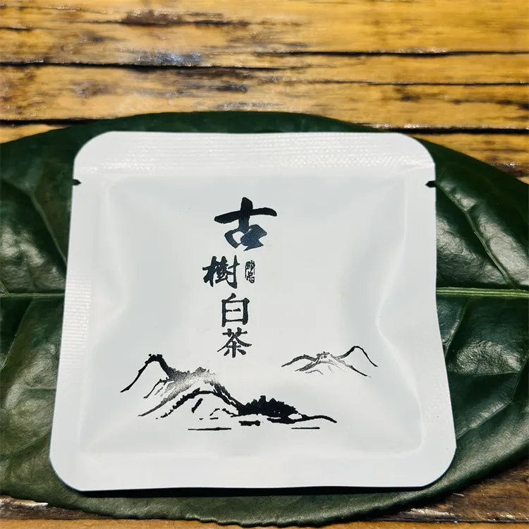 2023年春古树白茶8克小方片巧克力方片