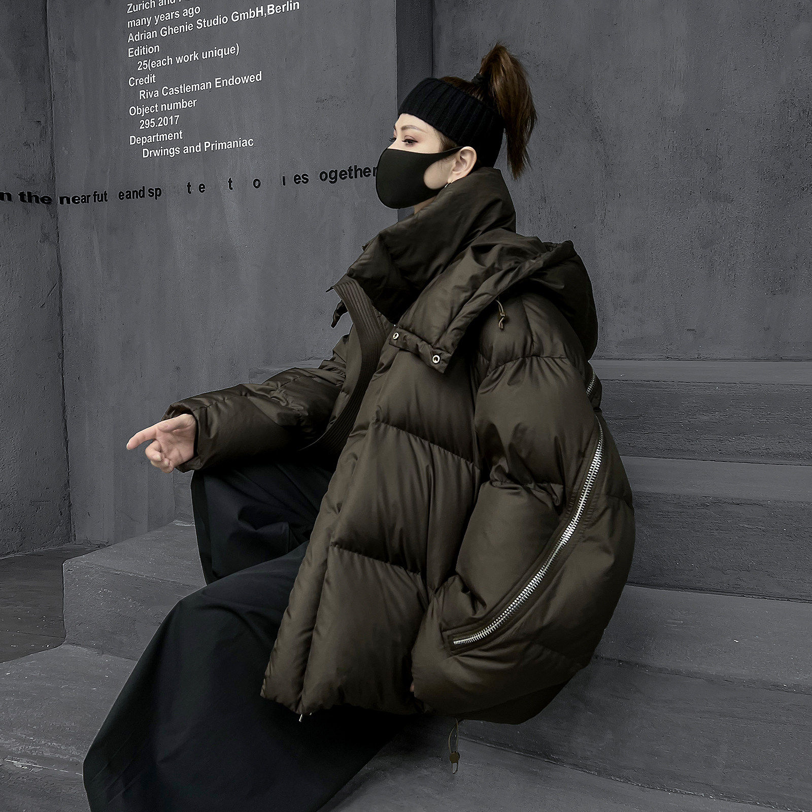 冬季街头潮流时尚连帽羽绒服
