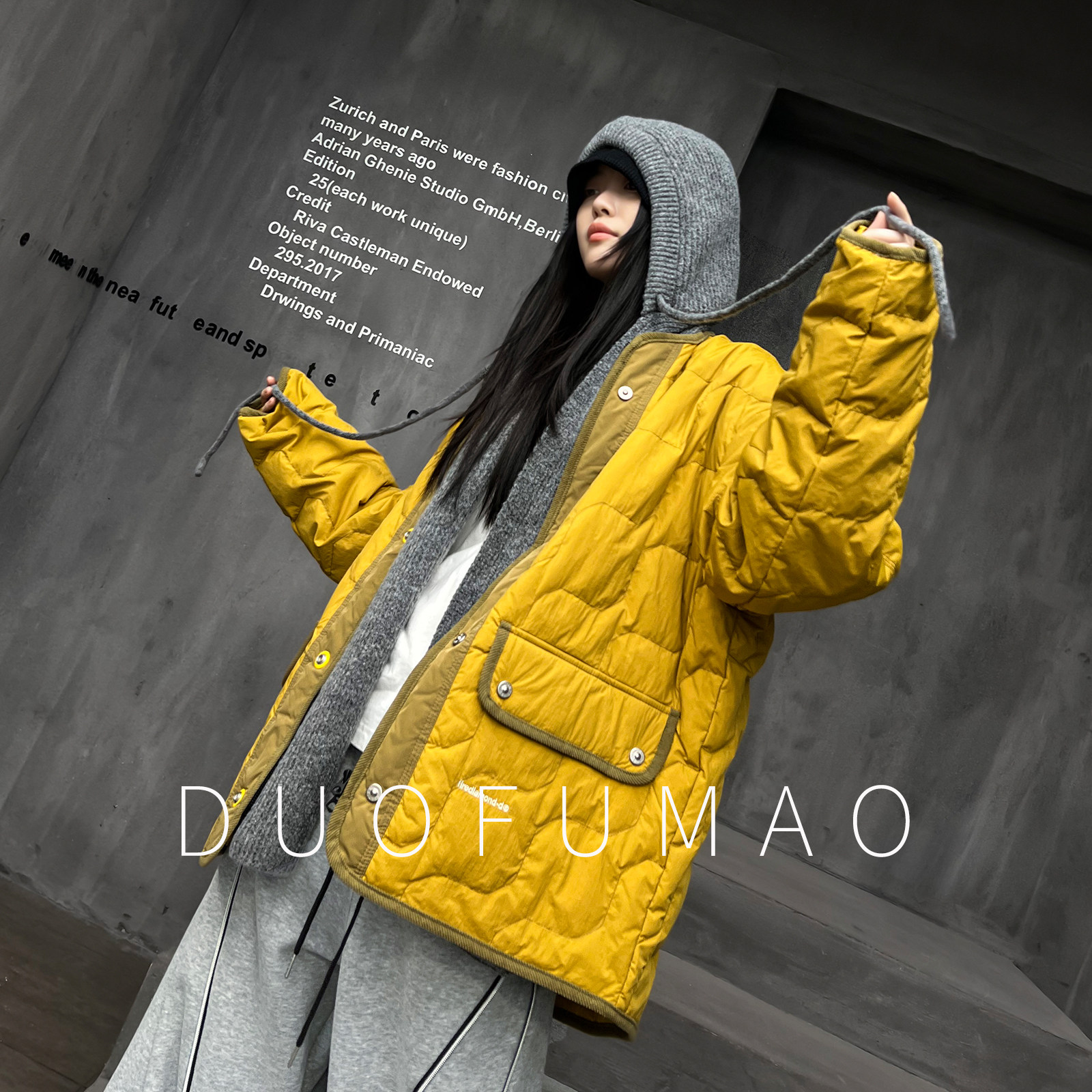 冬季炸街潮流时尚圆领轻薄羽绒服图片