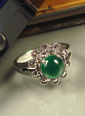 纯银复古镶嵌绿玛瑙戒指