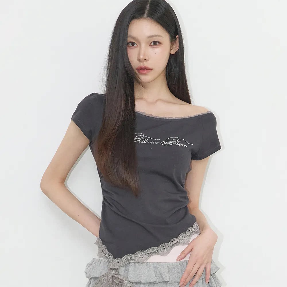 韩国代购直邮ILLIGO蕾丝斜肩短袖T恤女修身露肩上衣字母印花显瘦图片