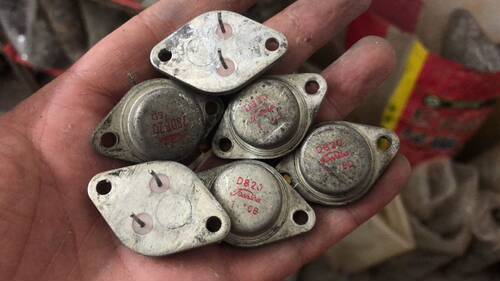 原装进口2SD820 D820 拆机金封家用彩电常用行管 东芝 保真现货