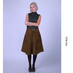 瑞典橄榄绿色麂皮羊皮伞系扣半身裙