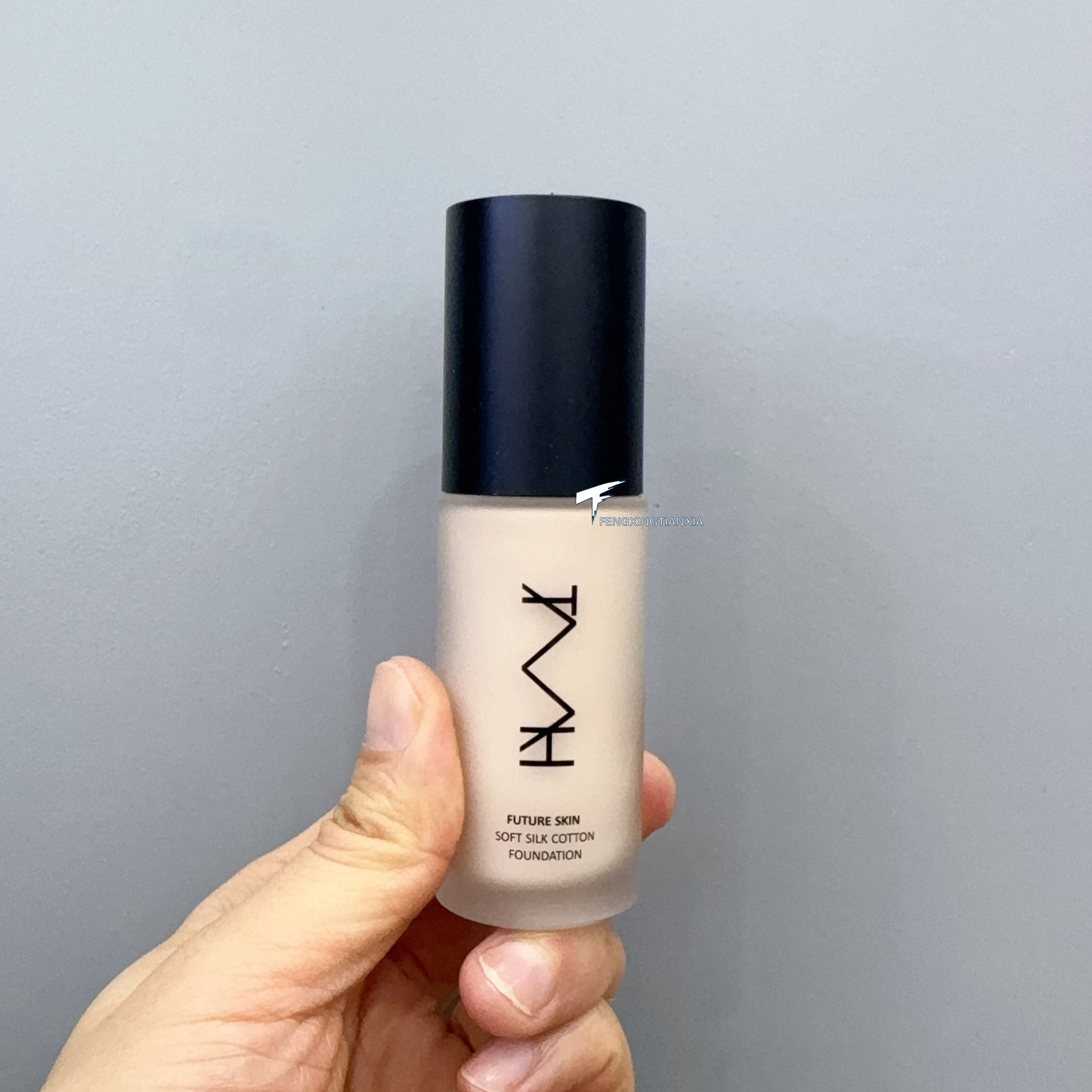 TMH美谛之屋未来肌柔光丝绵粉底液01号