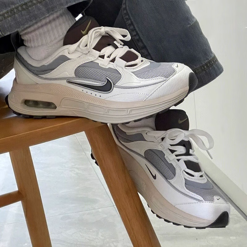 Nike复古低帮运动休闲鞋