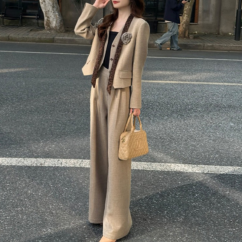 2026新时尚套装新款新年洋气显瘦西装外套背心领带阔腿裤四件套,女装/女士精品,时尚套装,淘宝优惠券,粉丝福利购,淘宝优惠卷