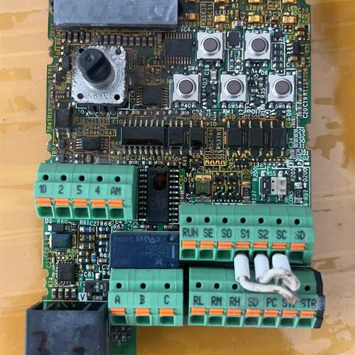 二手变频器D740主板CPU板控制板D70CA15D-A 配件BC186A830G54询价