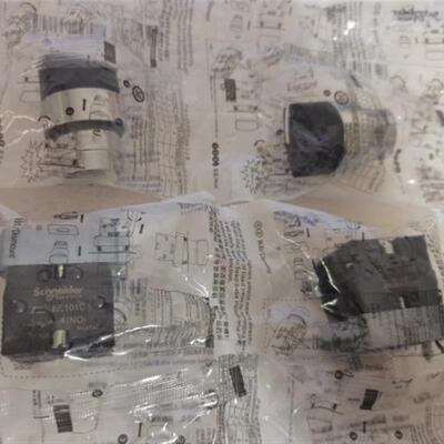 施耐德按钮 XB2BD33C ZB2BZ103C+ZB2BD3C三档自锁定开关2NO二询价