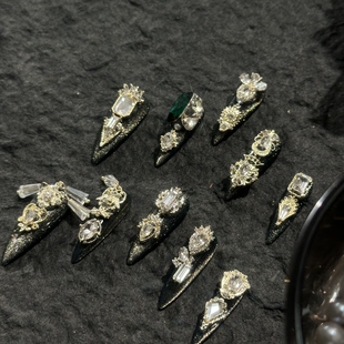 纯手工穿戴甲超长满钻爆闪墨绿祖母绿长尖鎏金美甲气质 131