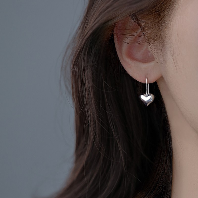925纯银小众设计爱心耳环