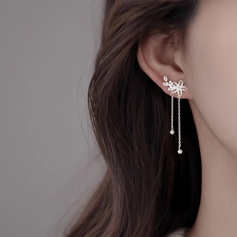 银奥镂空梅花流苏耳环
