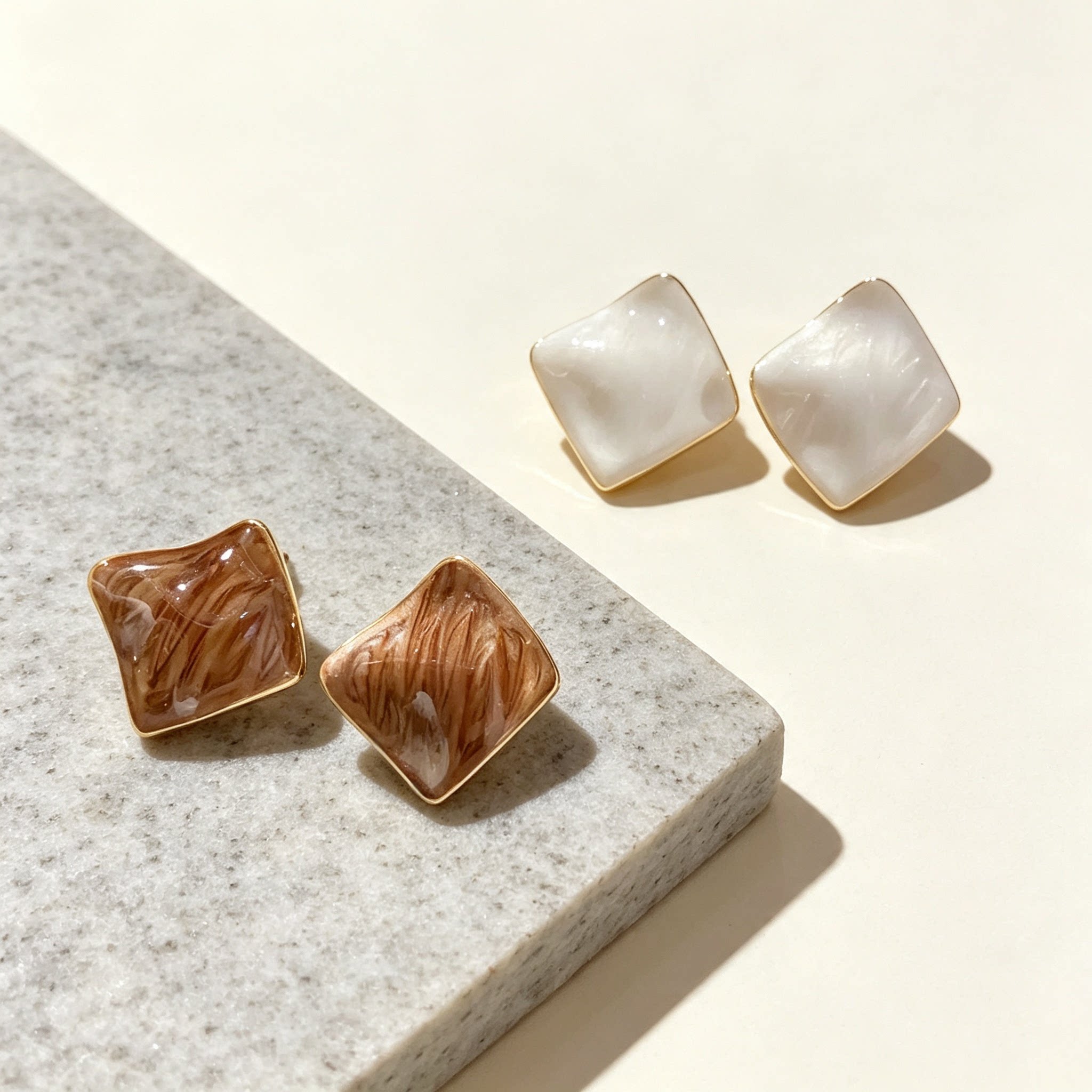 s925纯银针时尚简约混彩滴油菱形耳钉气质轻奢独特设计感耳环