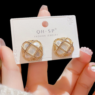 韩饰缘新品 优雅轻奢耳饰 银针网格珍珠方形耳钉小香风设计耳环时尚