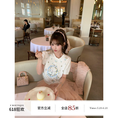 F boutique「万针刺绣」Di*r春漾花园/飞马系列圆领短袖针织套衫