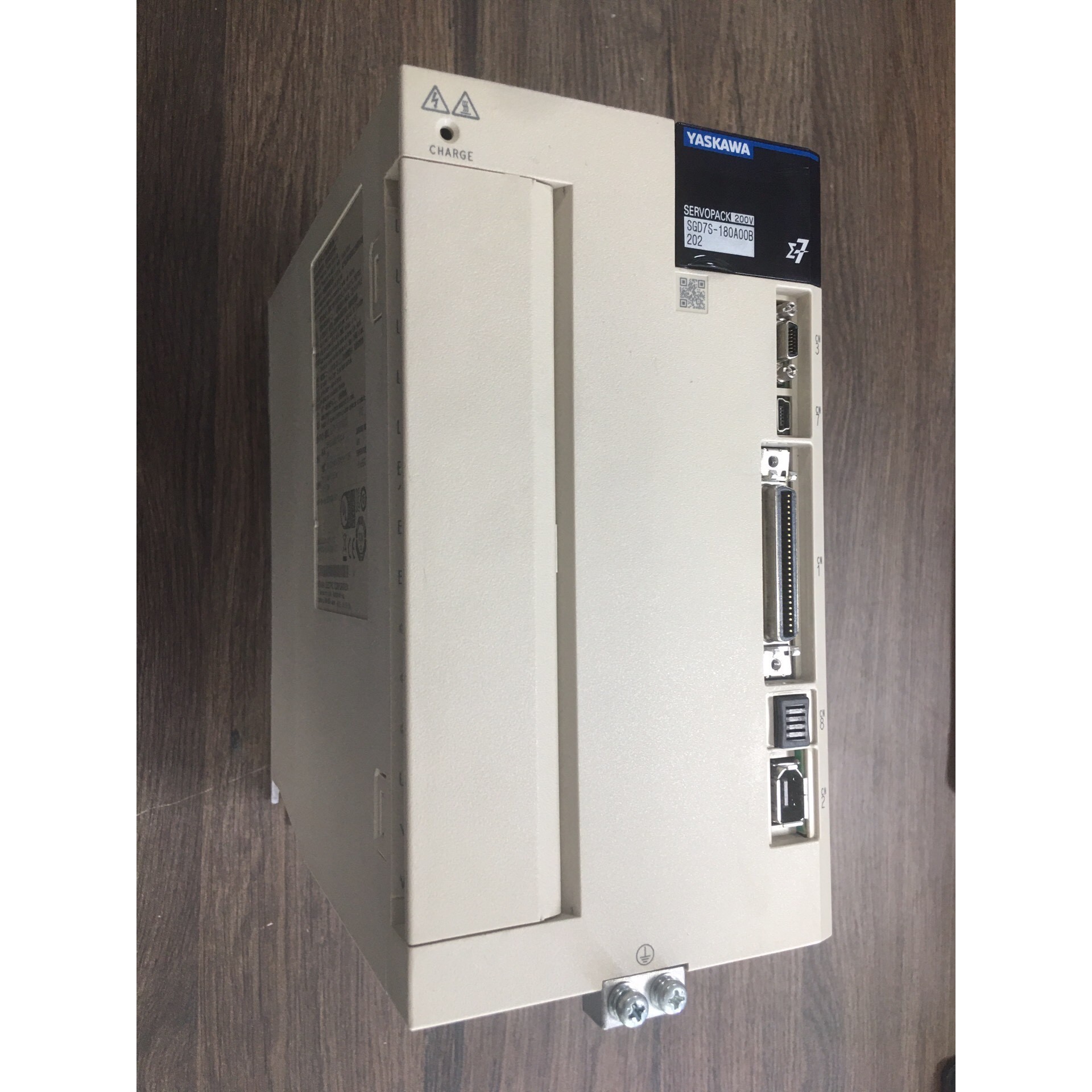 安川驱动器SGD7S-180A00B2026台成色好功询价