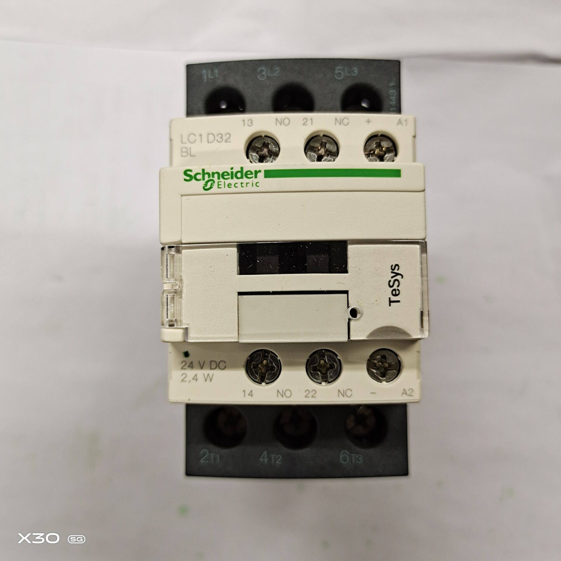 施耐德Schneider原装进口直流接触器LC1D32BL  DC24V LC1D4询价