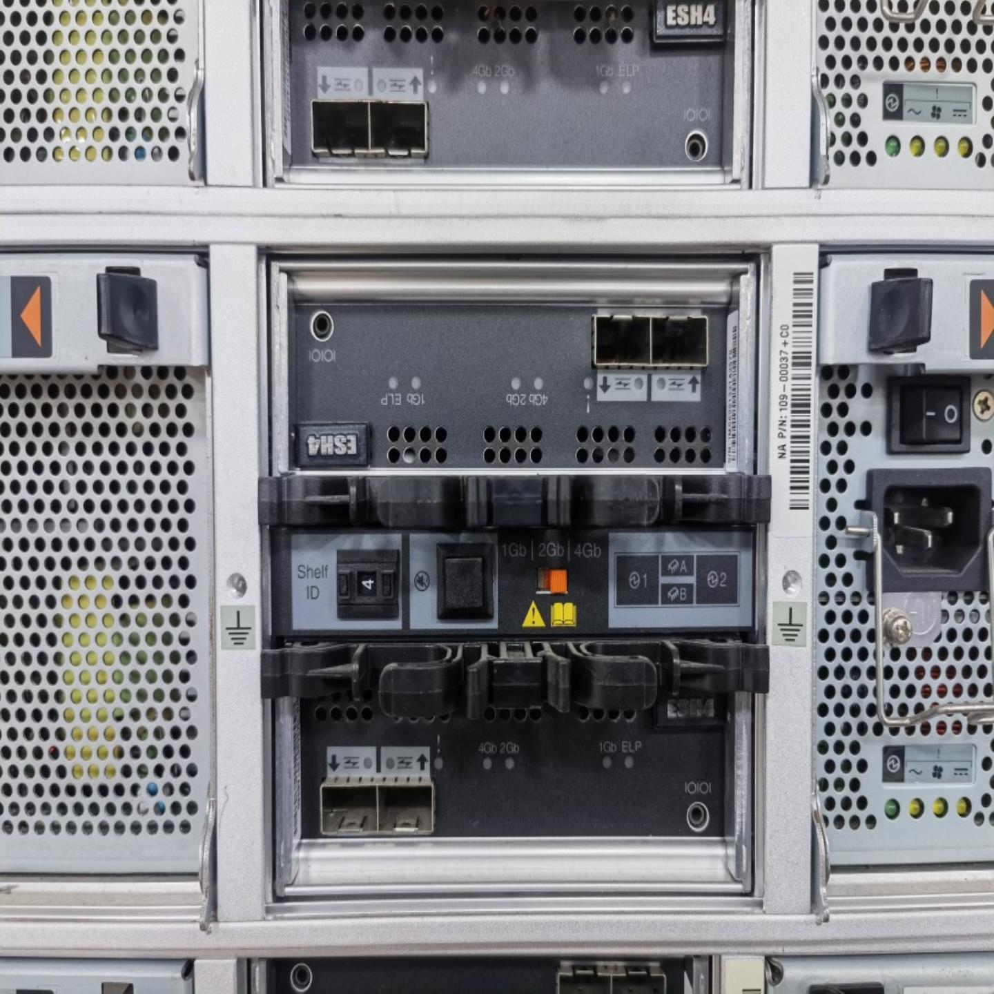 NetApp DS14MK4 控制器模块 ESH4 X5512A-R5 106-00199 现货询价