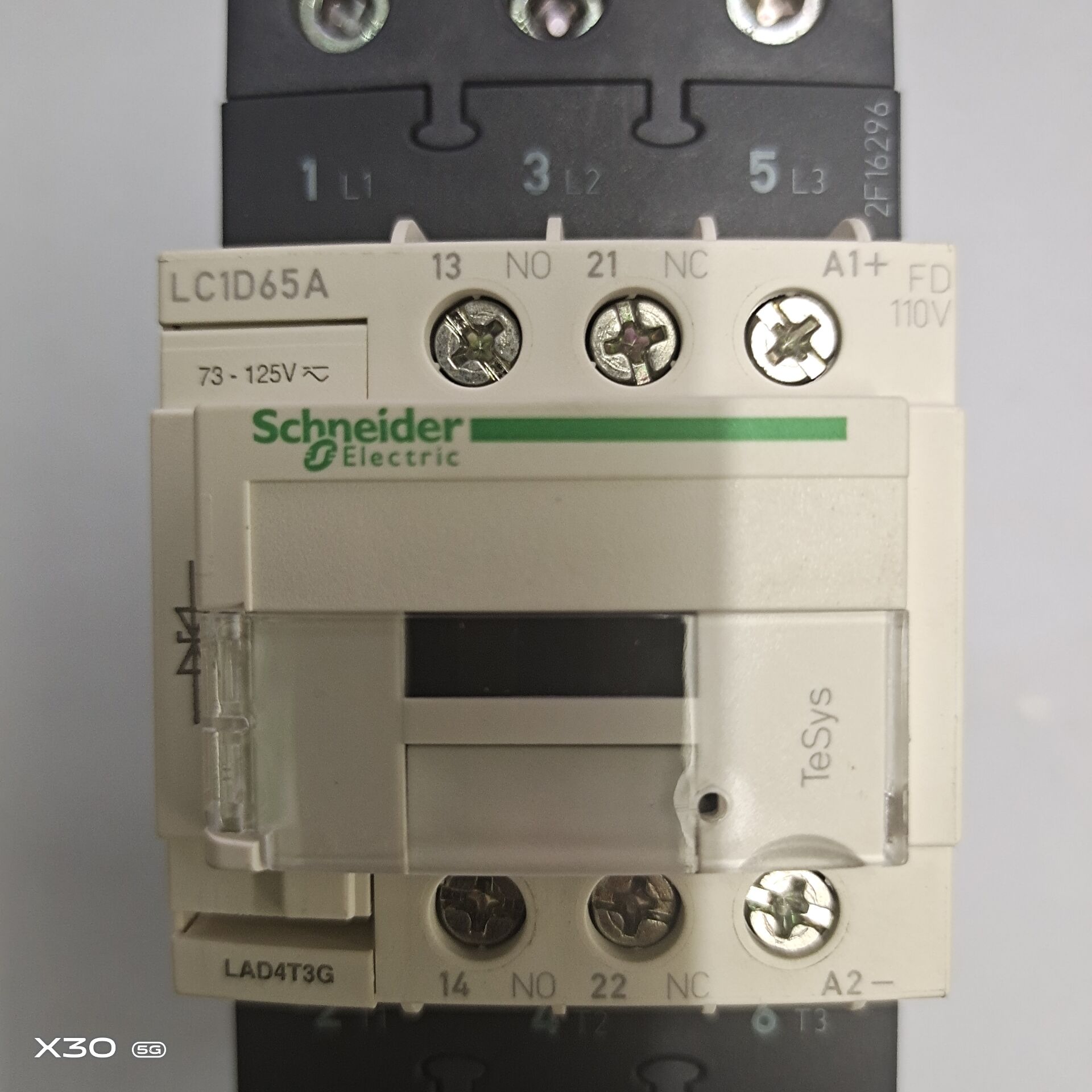 进口施耐德交流接触器LC1D40AE7R7B7F7M7Q7LC1D50AB7R7LC1D6询价