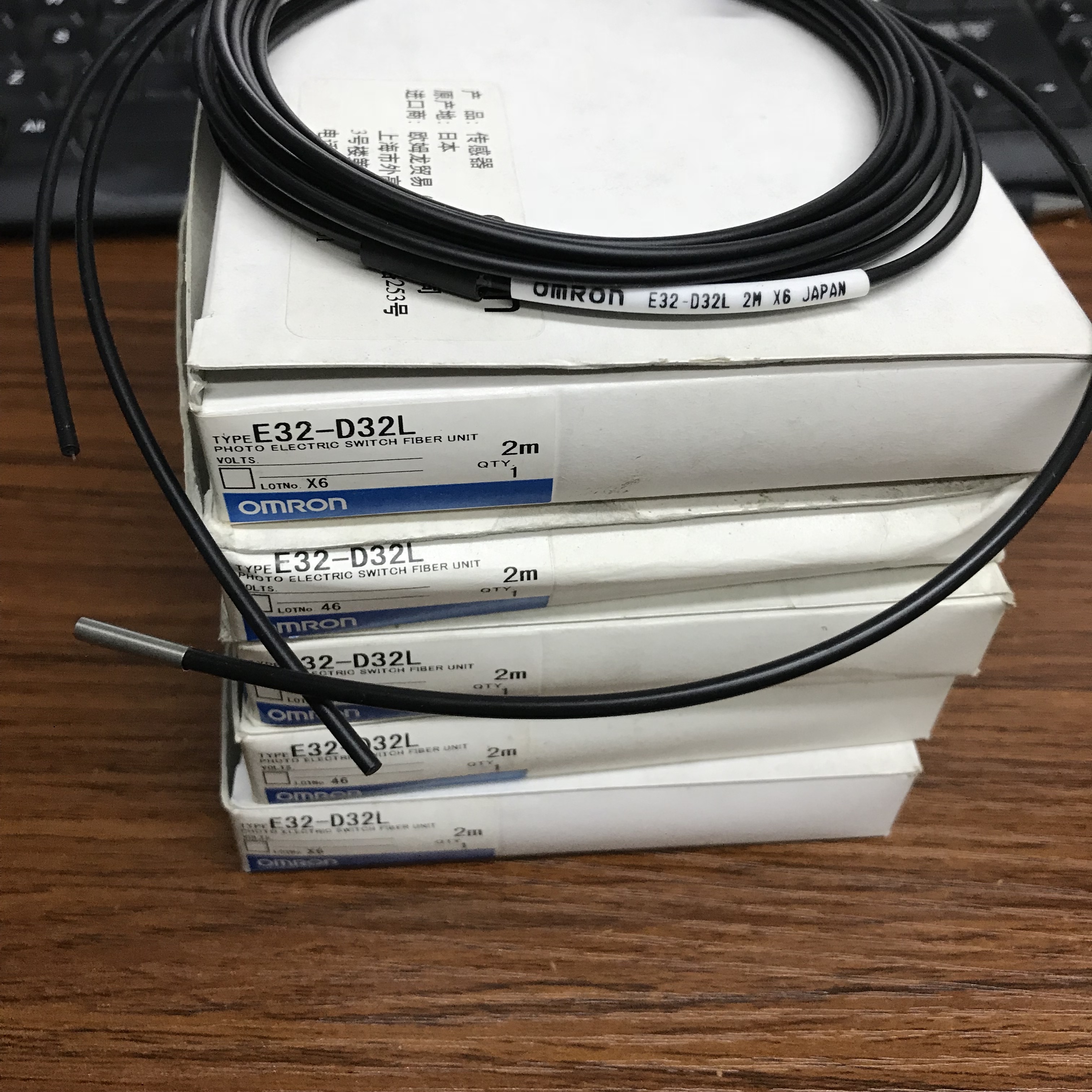 光纤放大器E32-D32L现货全新原装E32-D33E32-ZT16PR现货议价询价