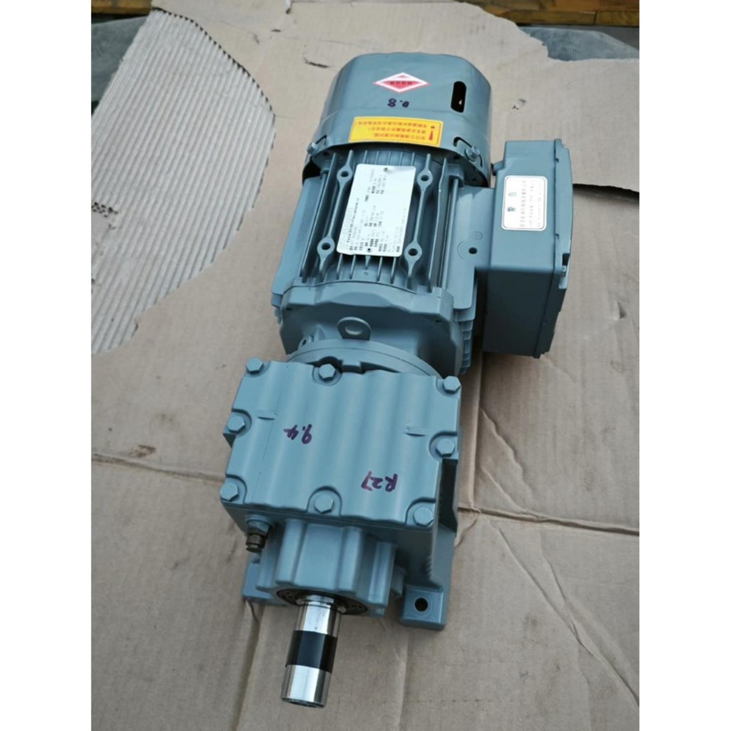 sew赛威R27 DRS80S4BE1制动齿轮减速电机询价