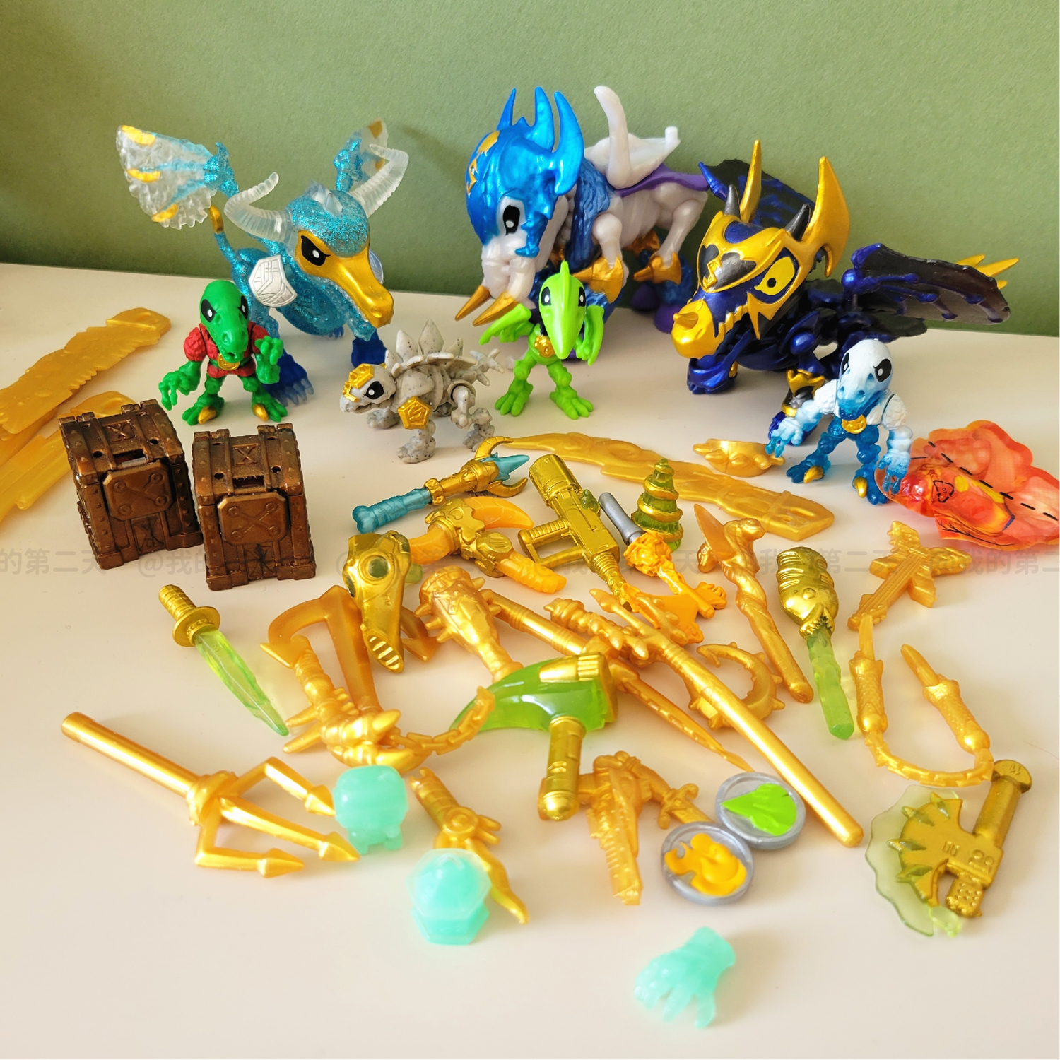 外星人玩具人偶武器恐龙玩偶配件