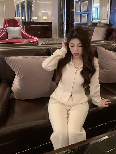 大眼自制鱼骨小卫衣套装视觉减重显瘦连帽卫衣直筒裤长裤秋冬