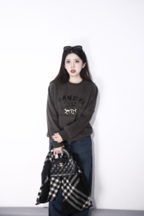 洋气上衣套头加厚绒衫 大眼LARGE EYE圆领正肩卫衣女加绒修身