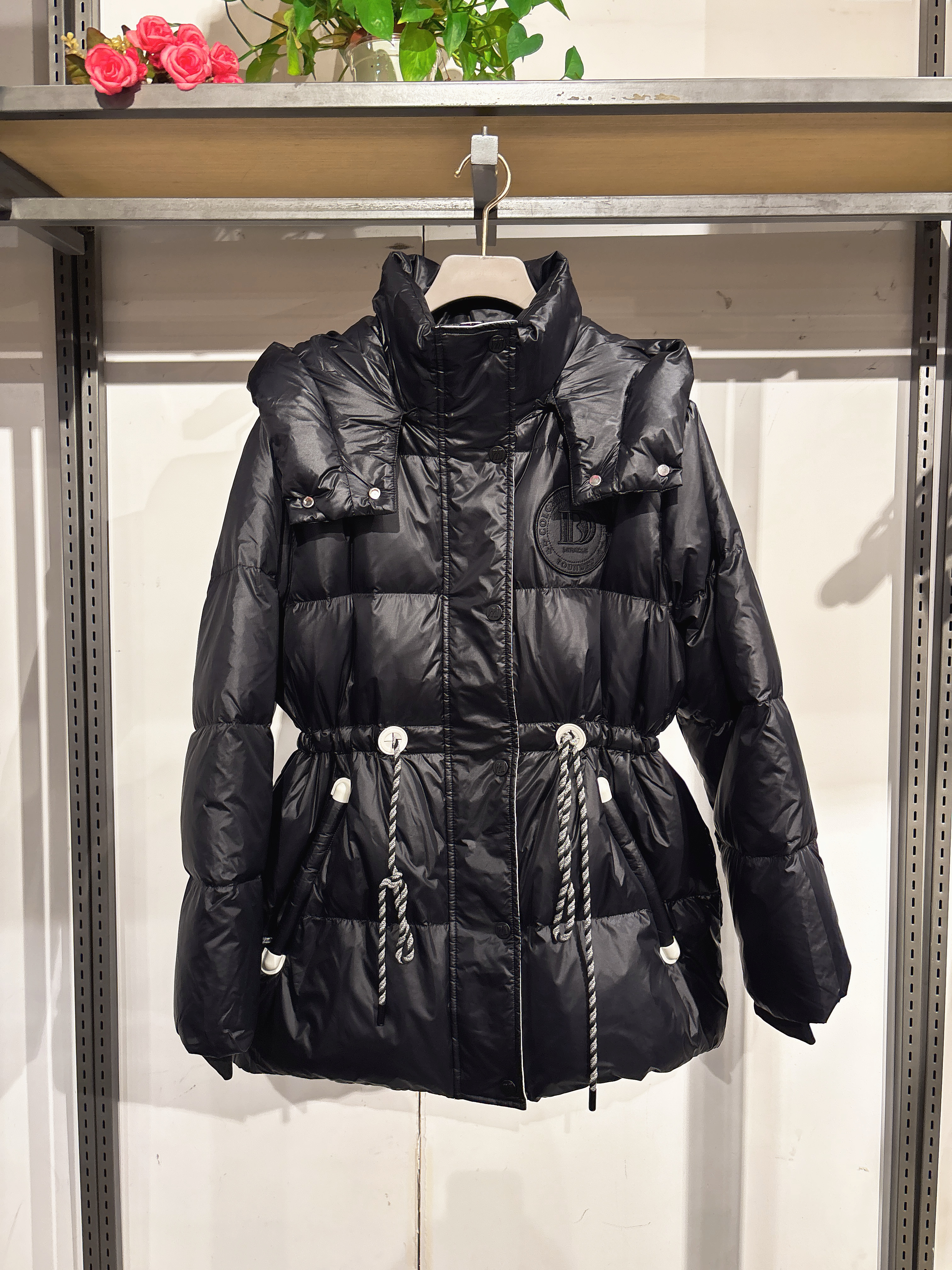 伊Bu都&专柜冬款福利 一手长收腰连帽羽绒服 不退换 Y24420307Y