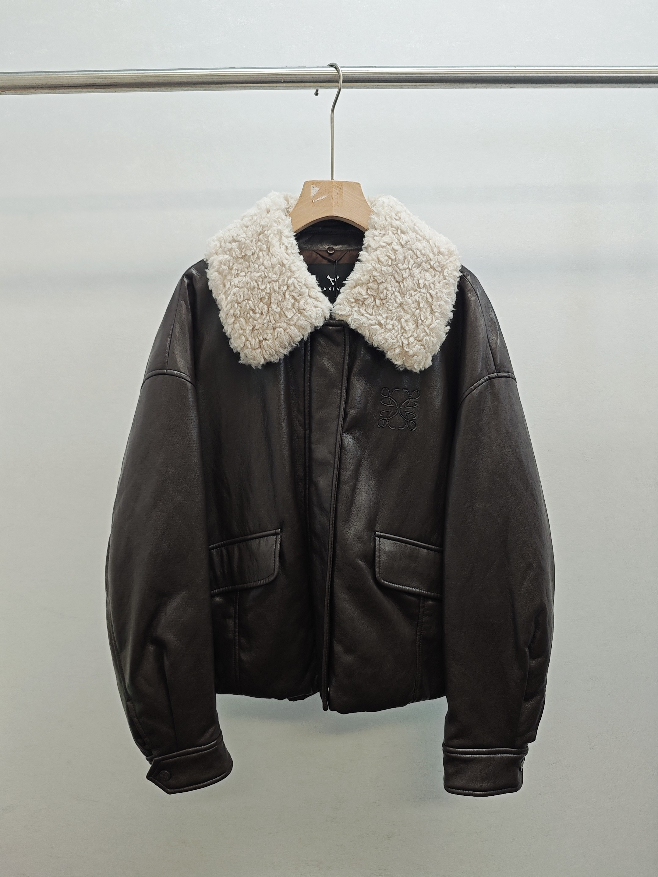 大牌k专柜＆25冬款 时尚毛领拼接皮羽绒服 165