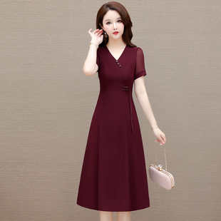 新式低领改良旗袍妈妈结婚连衣裙2026新款夏天巨好看减龄红色礼服