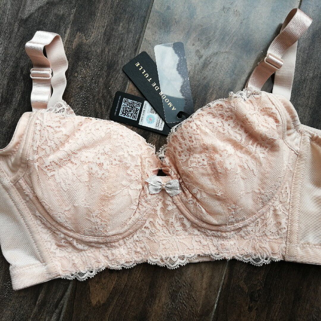 伊克温娜轻帕灵韵系列调整文胸 聚拢提升侧收三合一