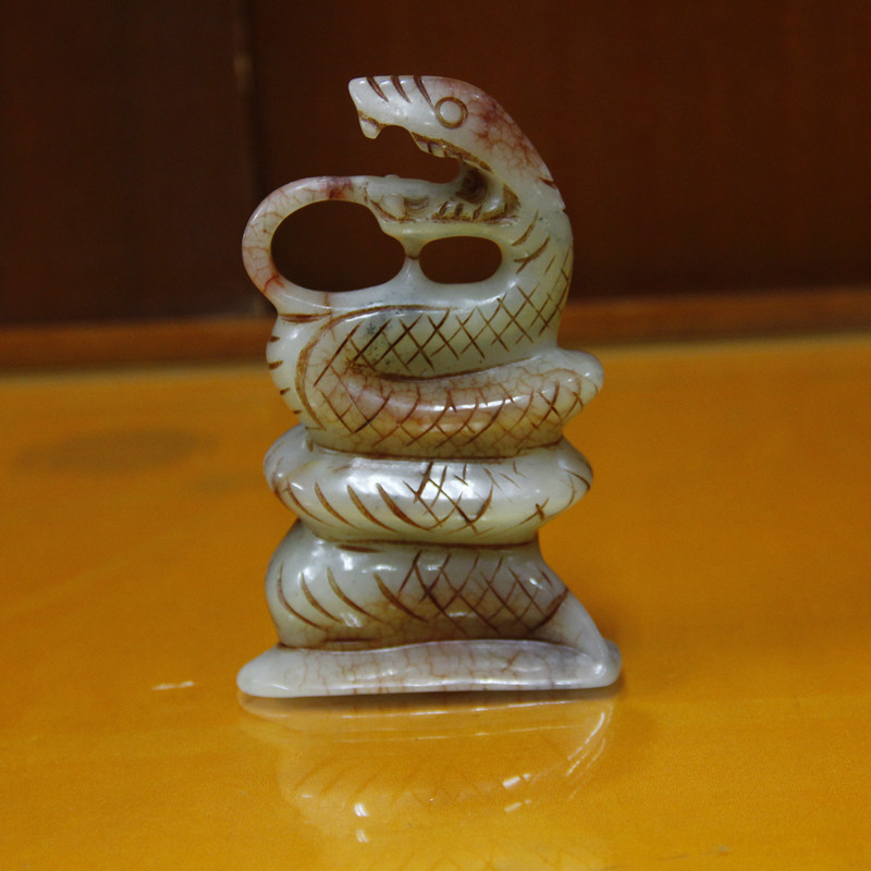 本命年岫玉蛇贵人生肖摆件家居风水用品招财龙年吉祥物如意饰礼品