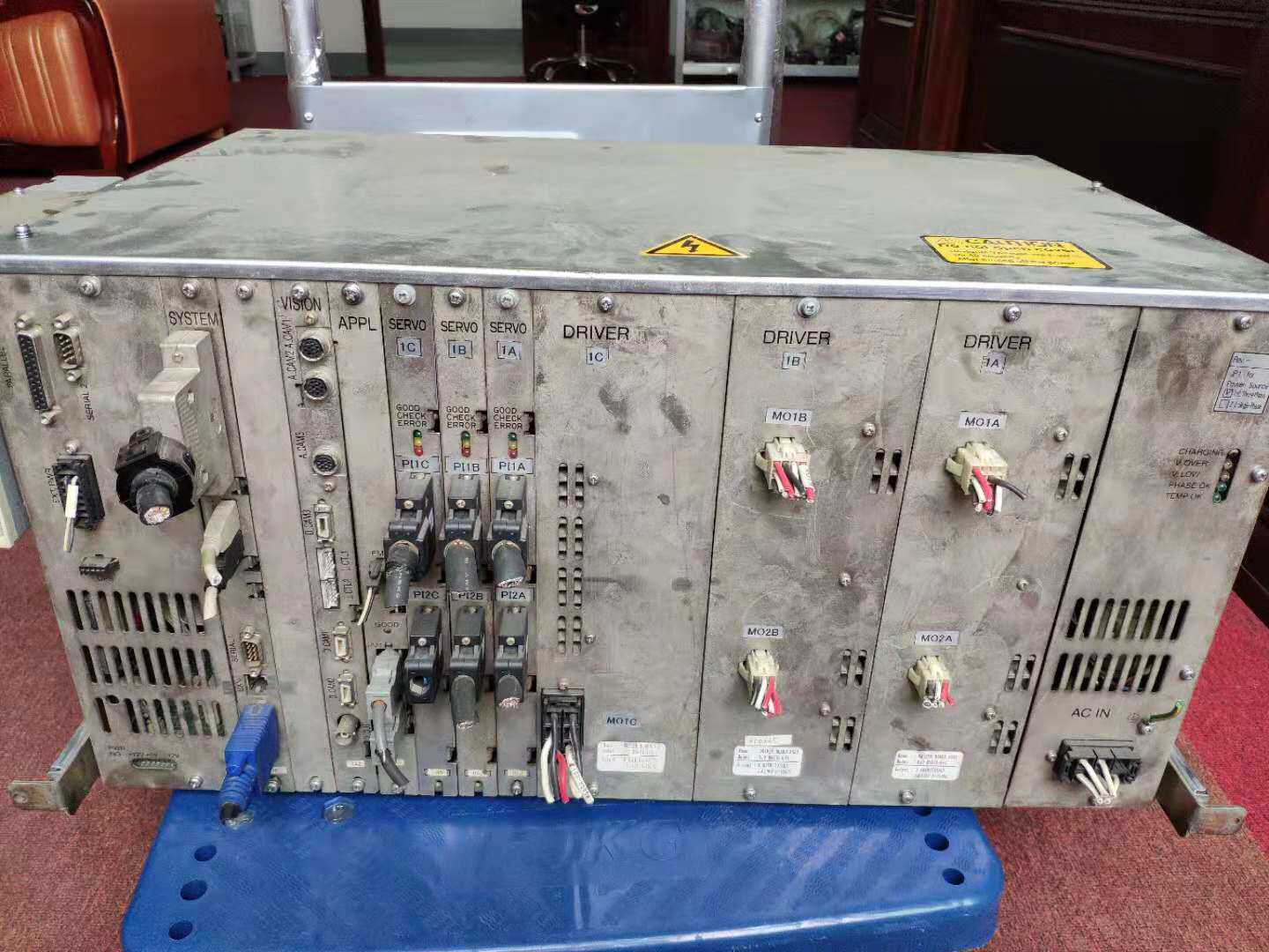 KW8-M5810-102　YAMAHA驱动板YV180XG驱动器4.00KW