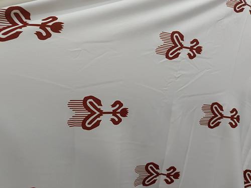 新款新疆艾德莱斯白底色小花棉软布料