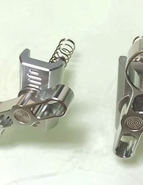 精抛阳极银色黑色小布通用水龙头带C扣图片为2套价格我们不一样